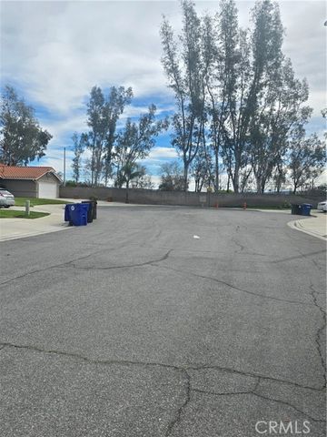 7838 Lavender Court, Highland, CA 92346