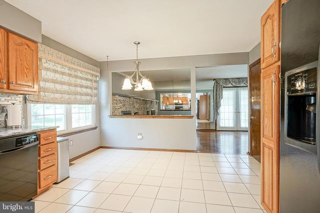 11 OAK ST, Blackwood, NJ 08012