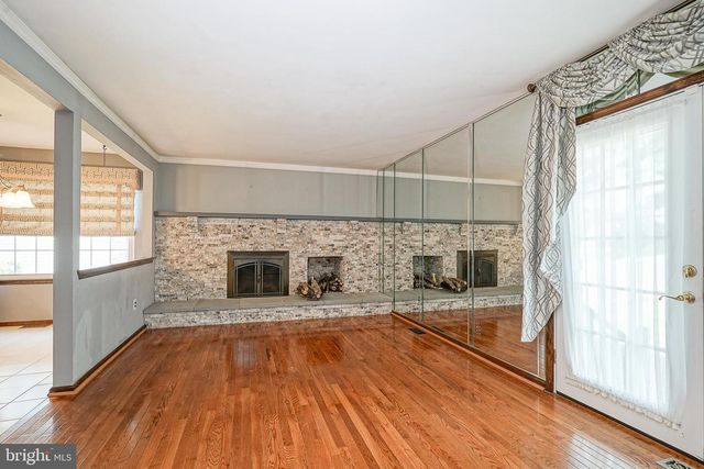 11 OAK ST, Blackwood, NJ 08012