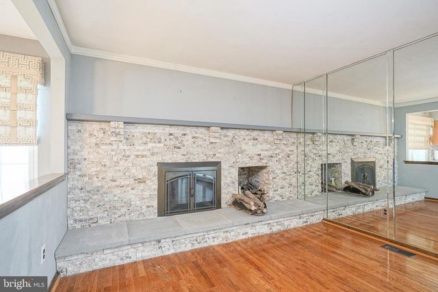 11 OAK ST, Blackwood, NJ 08012