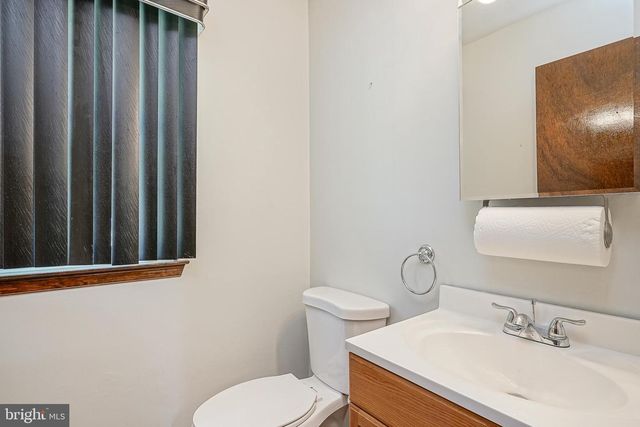 11 OAK ST, Blackwood, NJ 08012