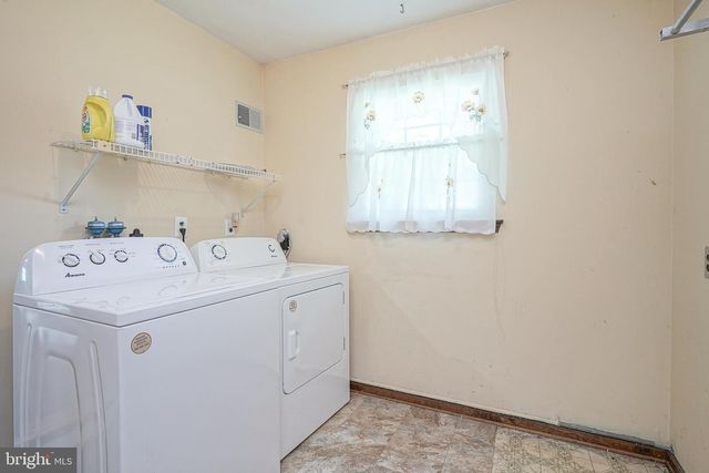 11 OAK ST, Blackwood, NJ 08012