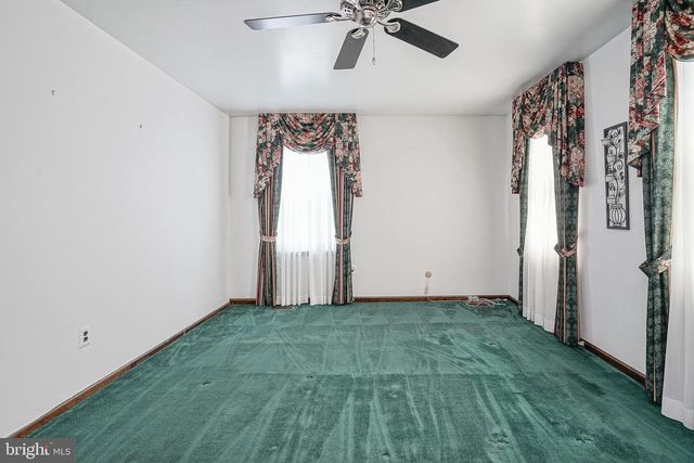 11 OAK ST, Blackwood, NJ 08012
