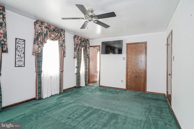 11 OAK ST, Blackwood, NJ 08012