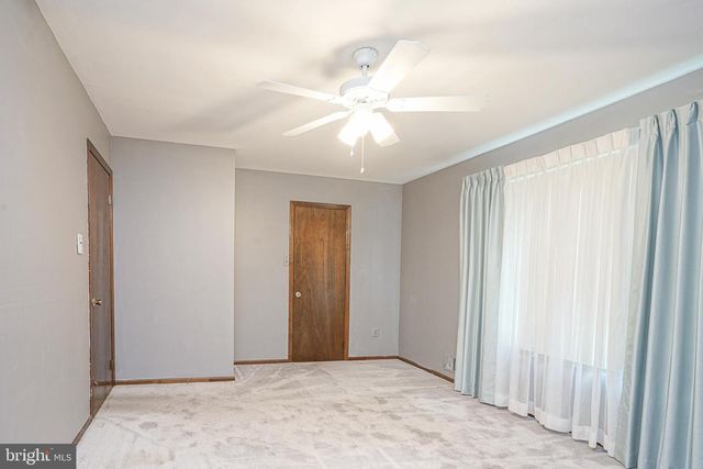 11 OAK ST, Blackwood, NJ 08012