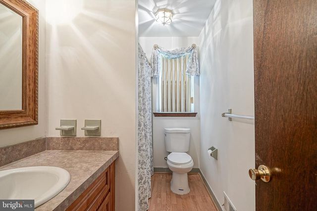 11 OAK ST, Blackwood, NJ 08012
