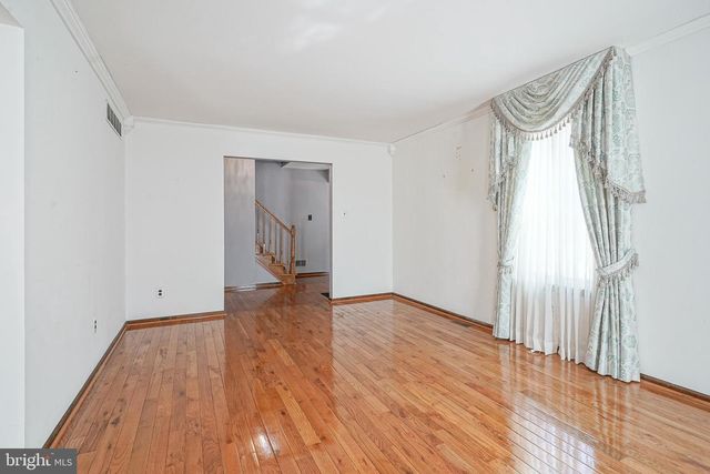 11 OAK ST, Blackwood, NJ 08012