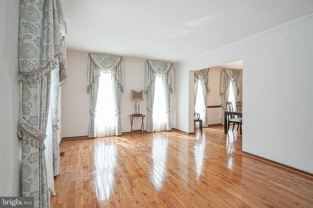 11 OAK ST, Blackwood, NJ 08012
