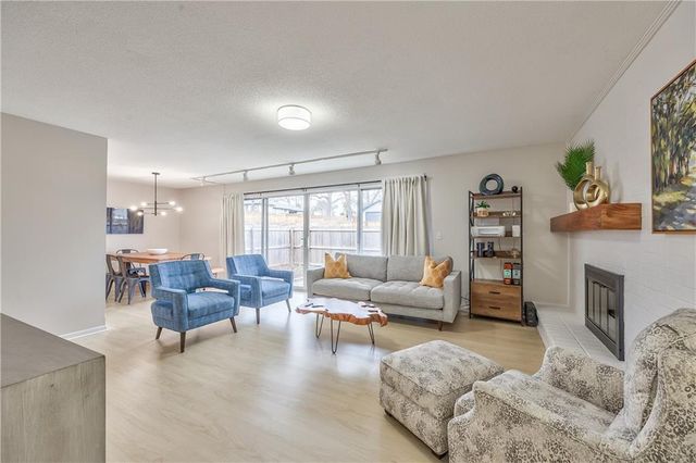 8718 METCALF Avenue 102, Overland Park, KS 66212