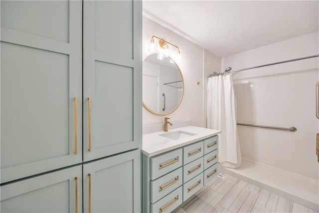 8718 METCALF Avenue 102, Overland Park, KS 66212