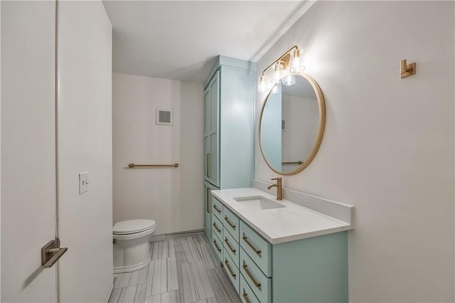 8718 METCALF Avenue 102, Overland Park, KS 66212