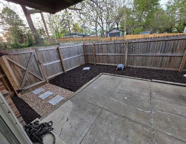 8718 METCALF Avenue 102, Overland Park, KS 66212