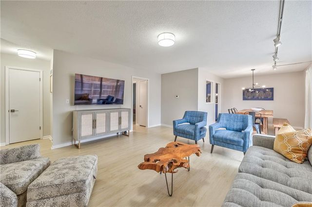 8718 METCALF Avenue 102, Overland Park, KS 66212