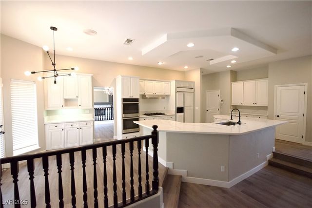 2111 Loro Court, Las Vegas, NV 89117