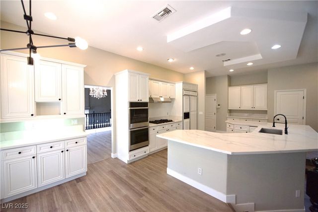 2111 Loro Court, Las Vegas, NV 89117