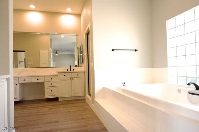 2111 Loro Court, Las Vegas, NV 89117