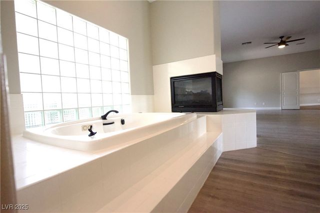 2111 Loro Court, Las Vegas, NV 89117