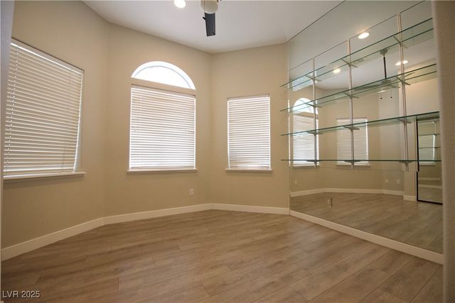 2111 Loro Court, Las Vegas, NV 89117