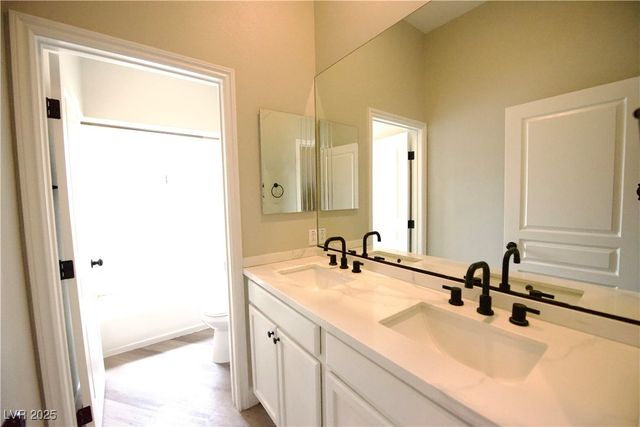 2111 Loro Court, Las Vegas, NV 89117