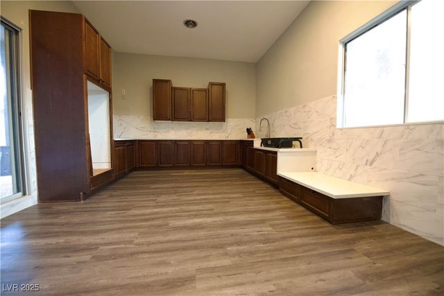 2111 Loro Court, Las Vegas, NV 89117