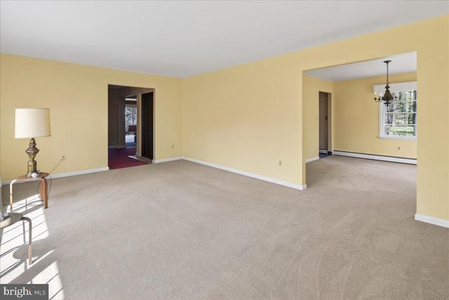 159 BULL RUN RD, Pennington, NJ 08534