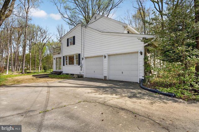 159 BULL RUN RD, Pennington, NJ 08534