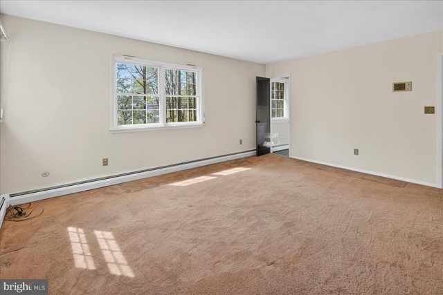 159 BULL RUN RD, Pennington, NJ 08534