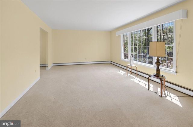 159 BULL RUN RD, Pennington, NJ 08534