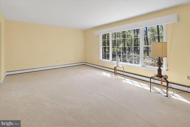 159 BULL RUN RD, Pennington, NJ 08534