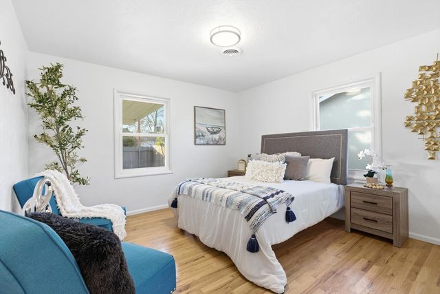 217 Gregory Ln, Modesto, CA 95354