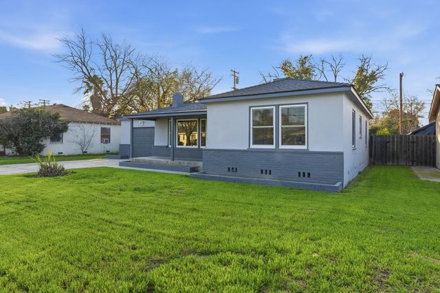 217 Gregory Ln, Modesto, CA 95354