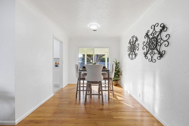 217 Gregory Ln, Modesto, CA 95354