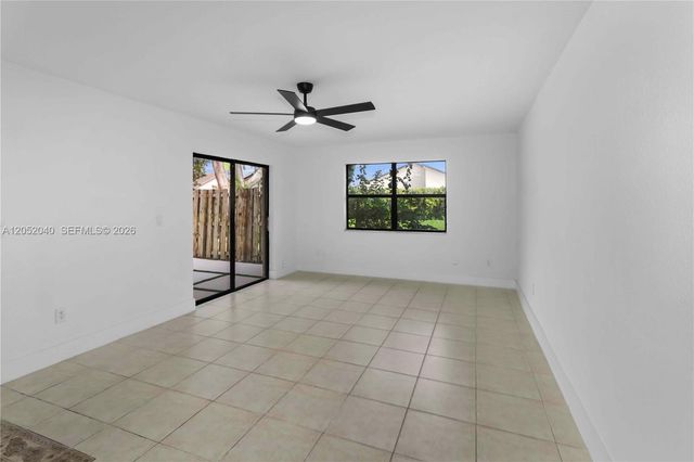 14213 SW 94th Cir Ln 104-8, Miami, FL 33186