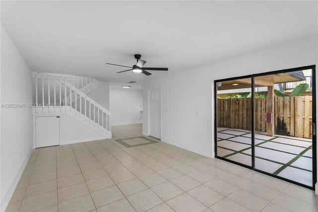 14213 SW 94th Cir Ln 104-8, Miami, FL 33186