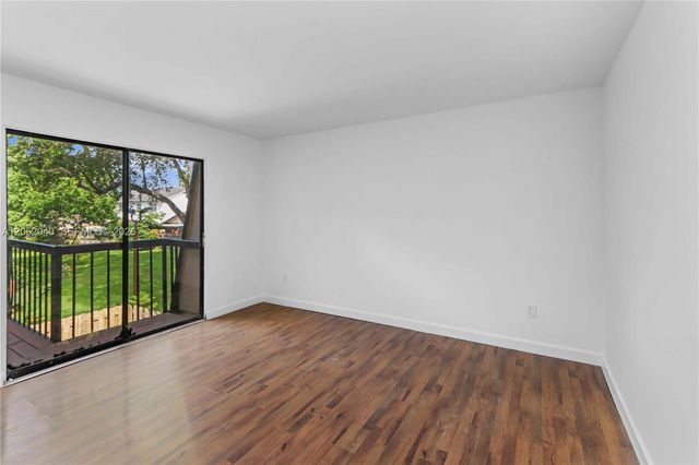 14213 SW 94th Cir Ln 104-8, Miami, FL 33186