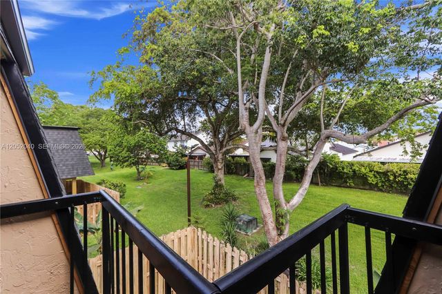 14213 SW 94th Cir Ln 104-8, Miami, FL 33186