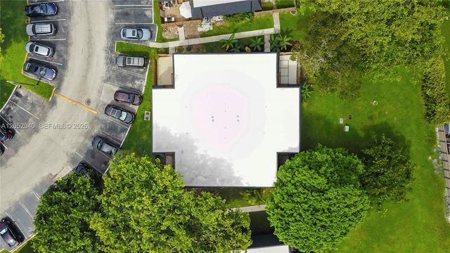 14213 SW 94th Cir Ln 104-8, Miami, FL 33186