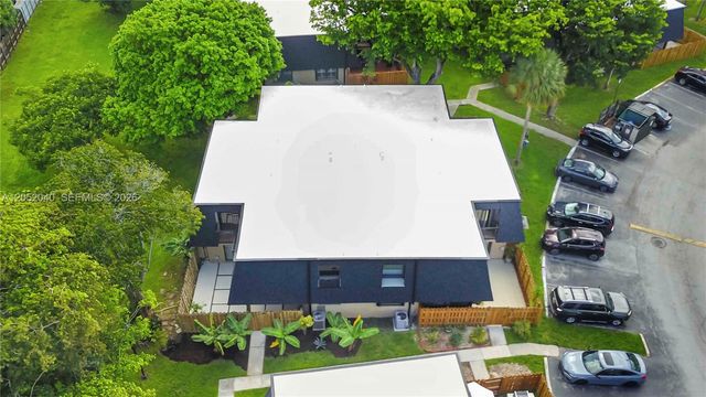 14213 SW 94th Cir Ln 104-8, Miami, FL 33186
