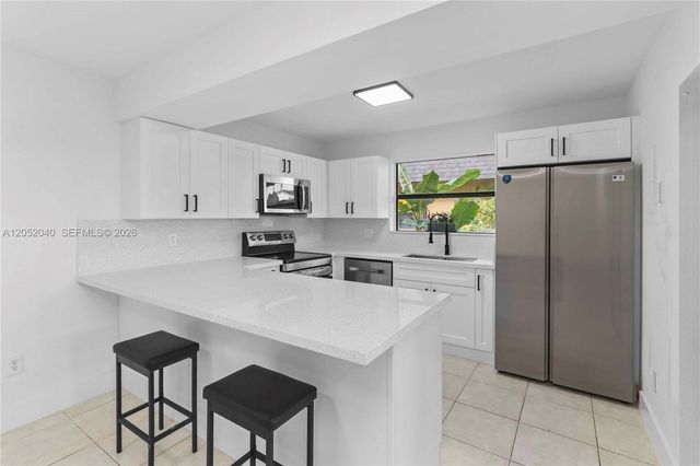 14213 SW 94th Cir Ln 104-8, Miami, FL 33186