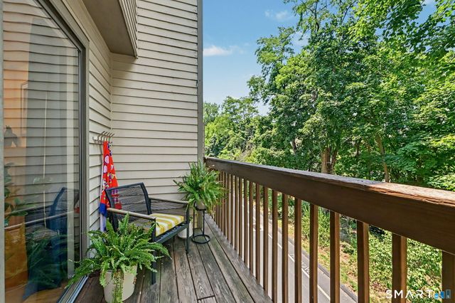 2435 Bedford Street 17B, Stamford, CT 06905