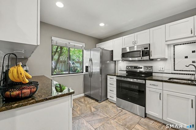 2435 Bedford Street 17B, Stamford, CT 06905