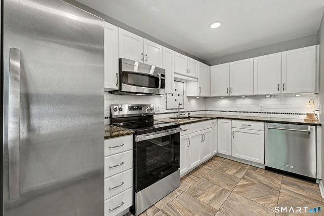 2435 Bedford Street 17B, Stamford, CT 06905