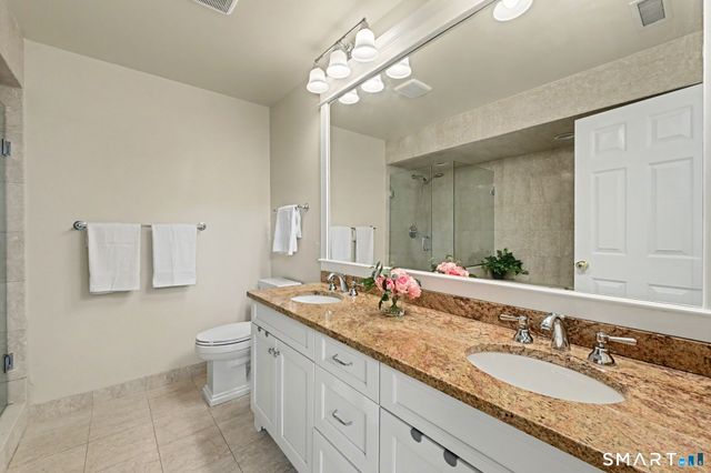 2435 Bedford Street 17B, Stamford, CT 06905