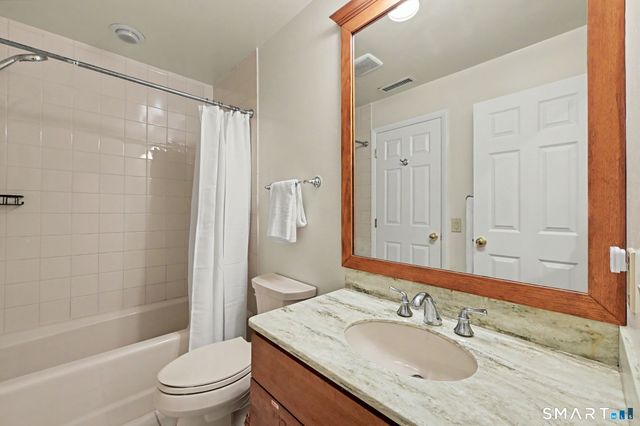 2435 Bedford Street 17B, Stamford, CT 06905