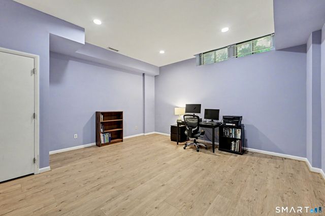 2435 Bedford Street 17B, Stamford, CT 06905