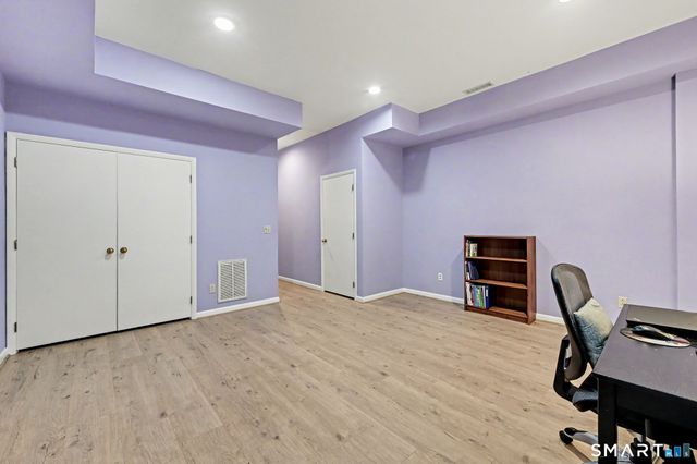 2435 Bedford Street 17B, Stamford, CT 06905