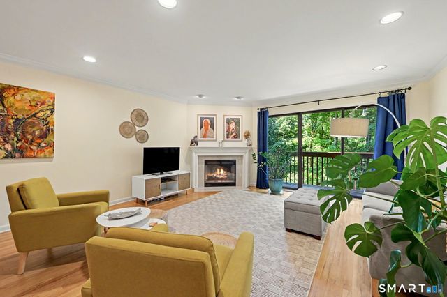 2435 Bedford Street 17B, Stamford, CT 06905