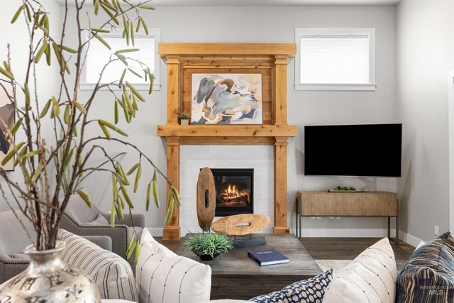 4143 W Prickly Pear Dr, Eagle, ID 83616