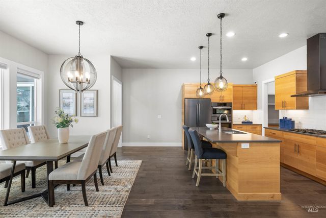 4143 W Prickly Pear Dr, Eagle, ID 83616