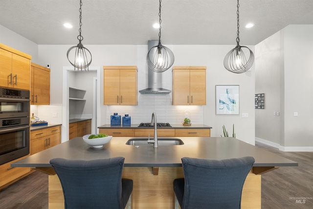 4143 W Prickly Pear Dr, Eagle, ID 83616